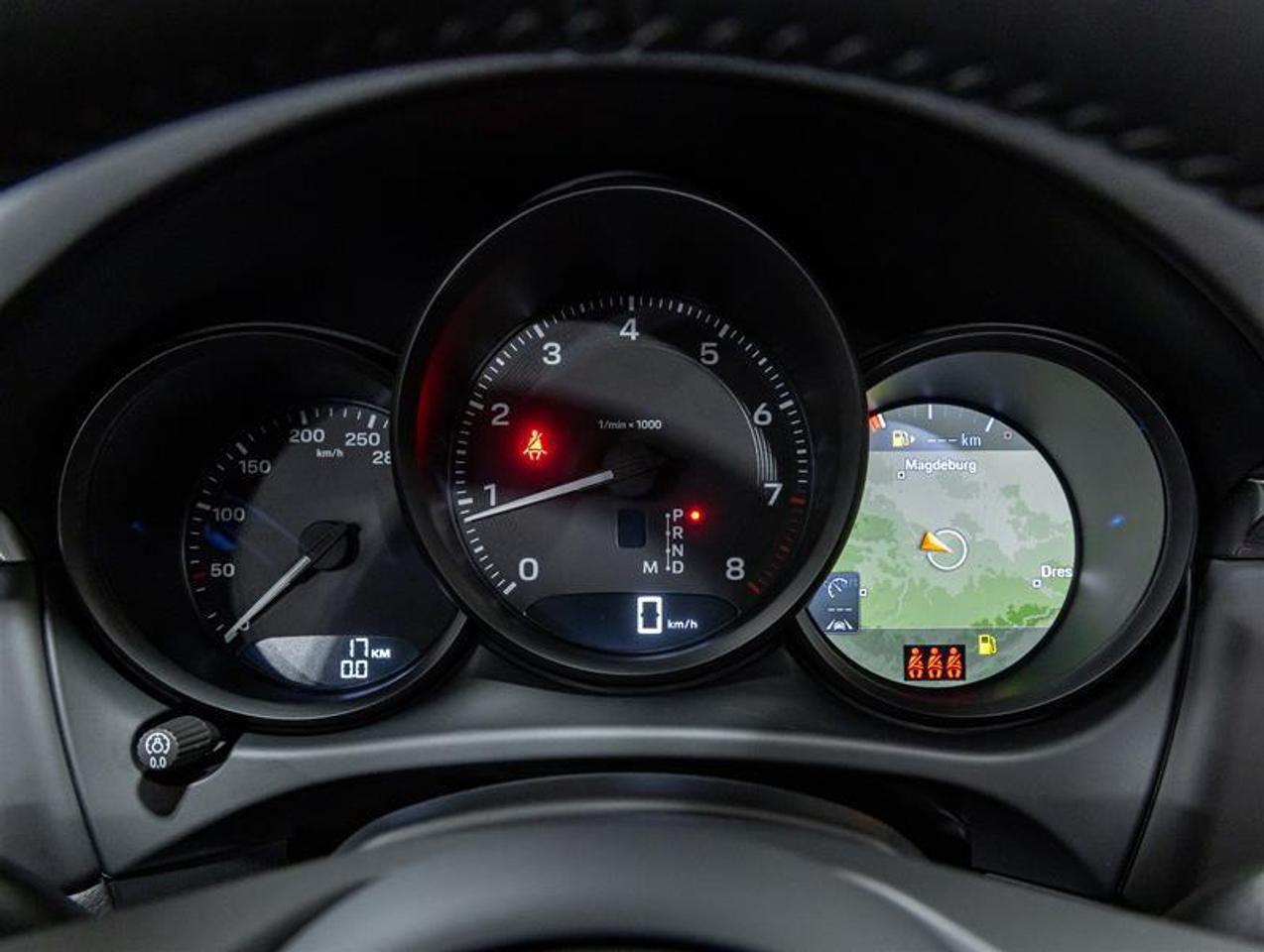 2026 Porsche Macan  Photo