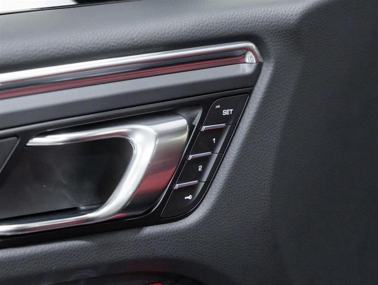 2026 Porsche Macan  Photo