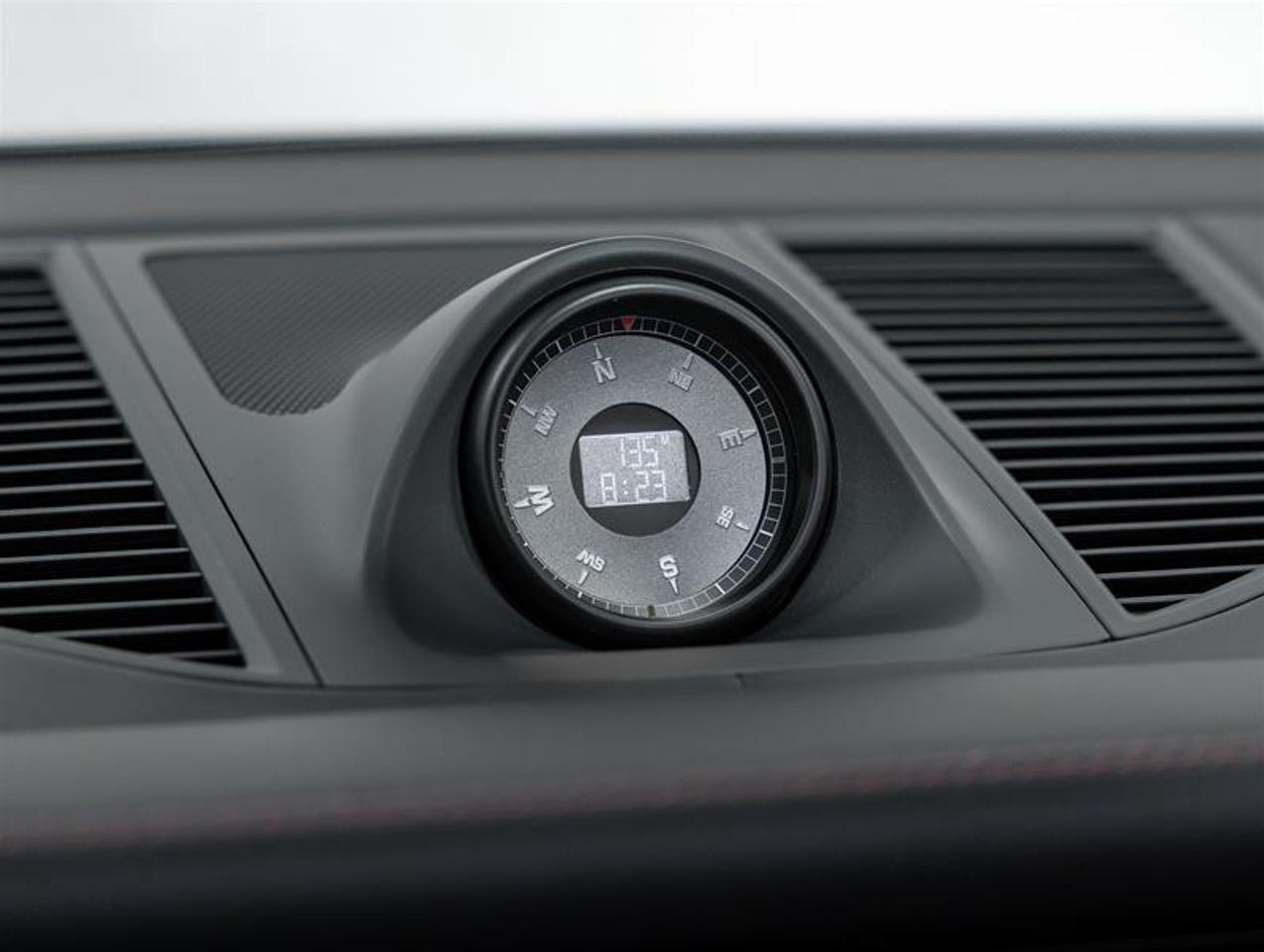 2026 Porsche Macan  Photo