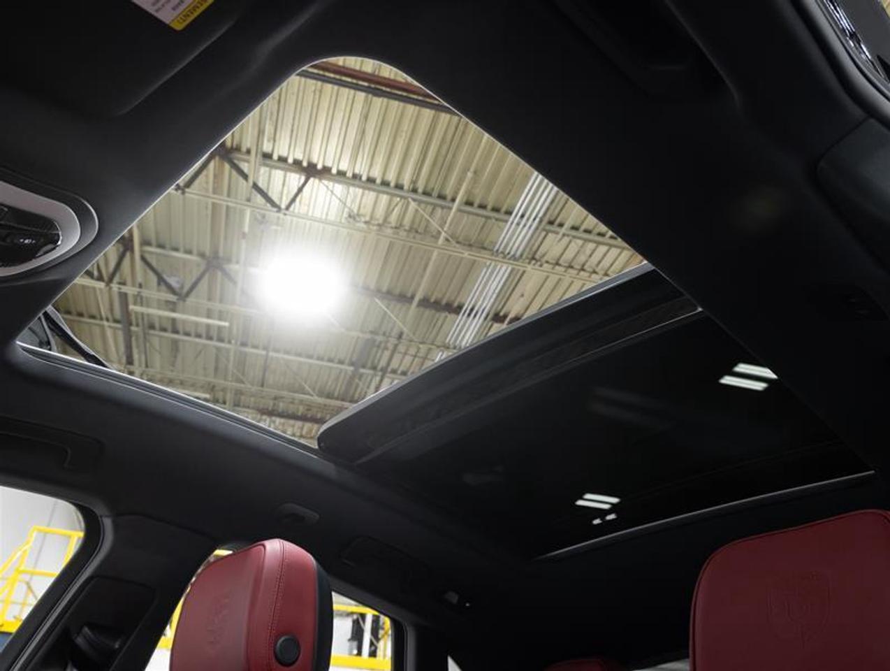 2026 Porsche Macan  Photo