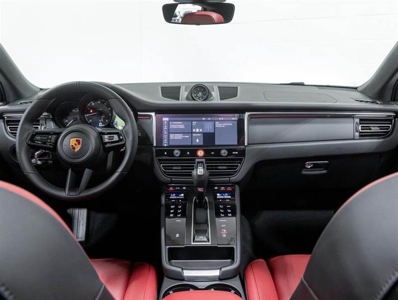 2026 Porsche Macan  Photo