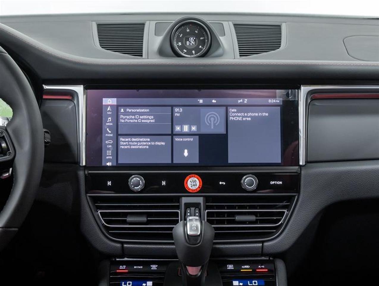 2026 Porsche Macan  Photo