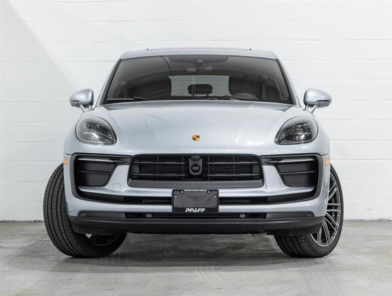 2026 Porsche Macan  Photo