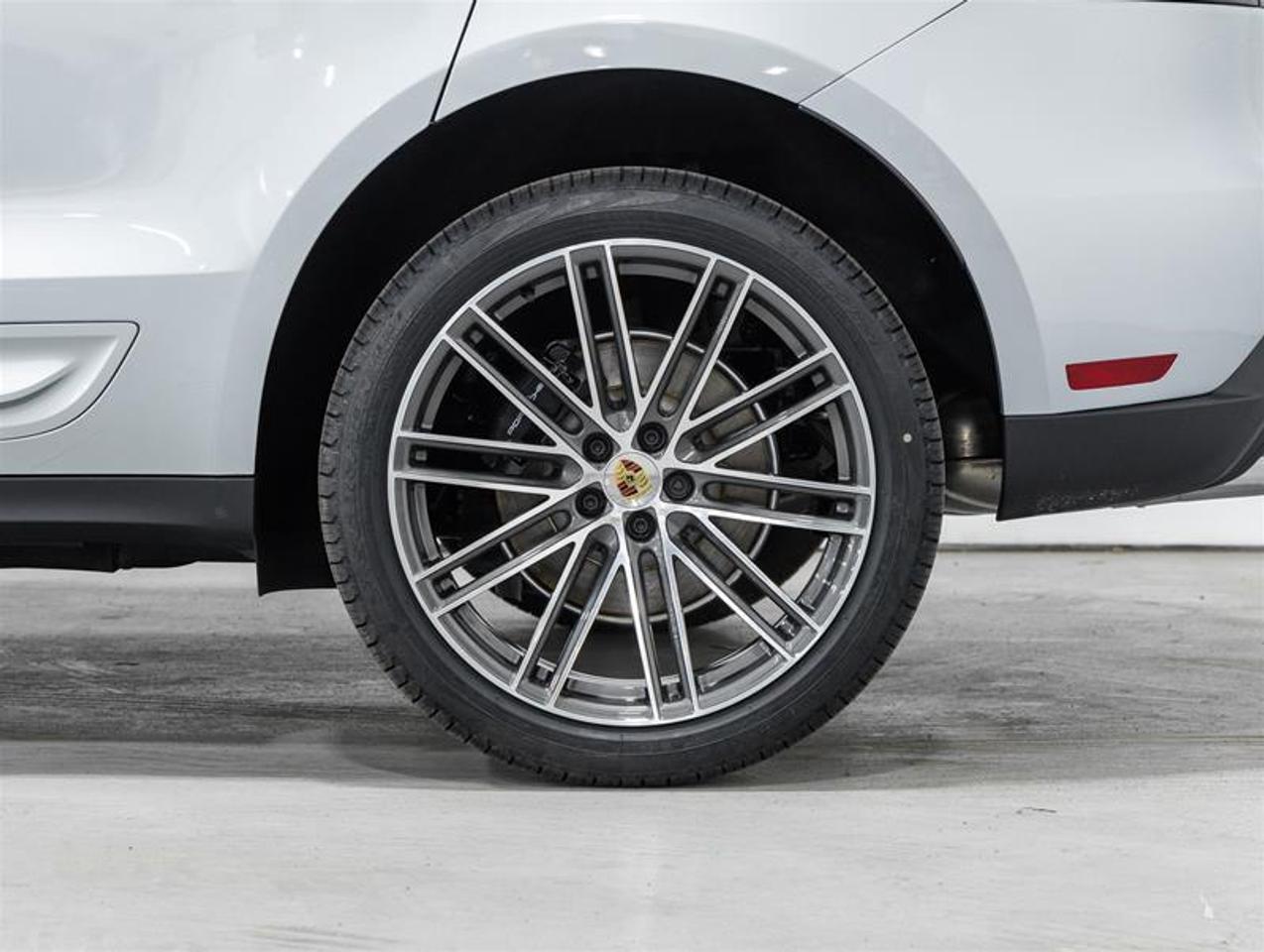 2026 Porsche Macan  Photo