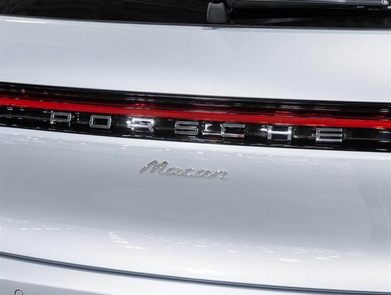 2026 Porsche Macan  Photo