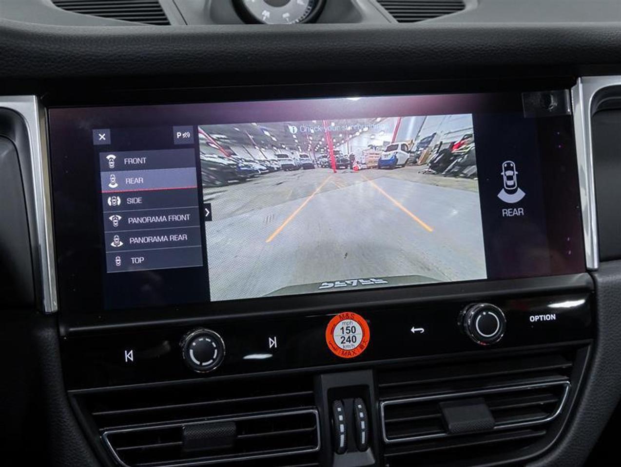 2026 Porsche Macan  Photo