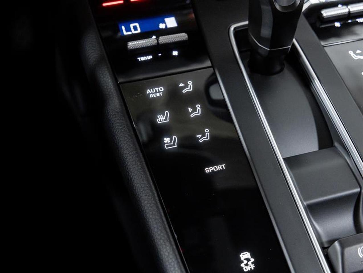 2026 Porsche Macan  Photo