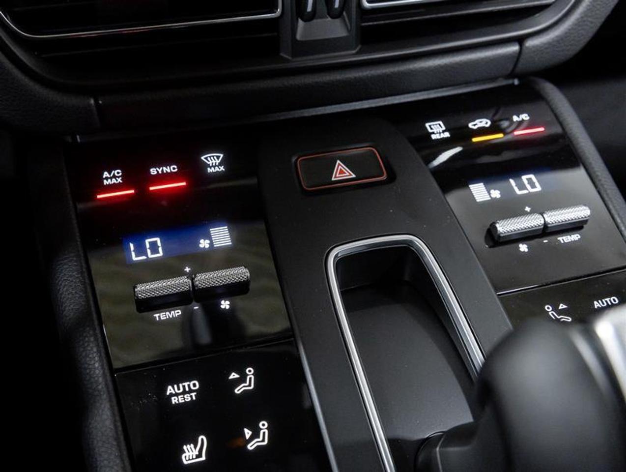 2026 Porsche Macan  Photo