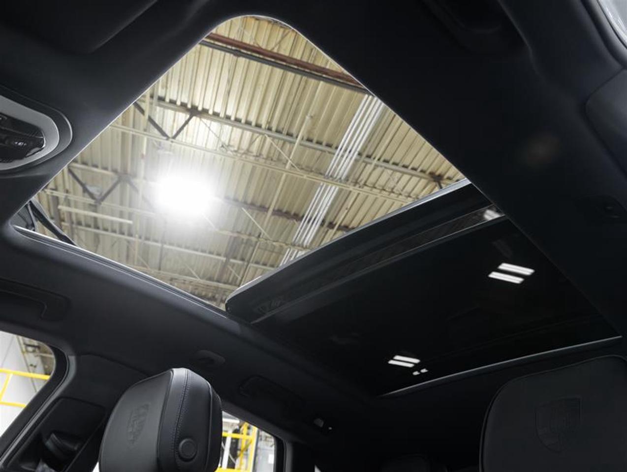 2026 Porsche Macan  Photo