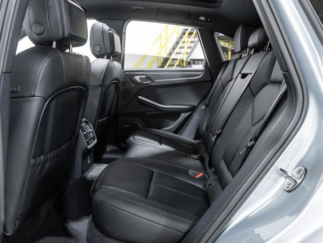 2026 Porsche Macan  Photo