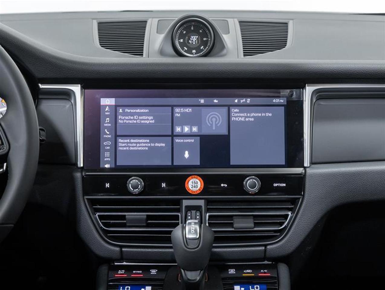 2026 Porsche Macan  Photo