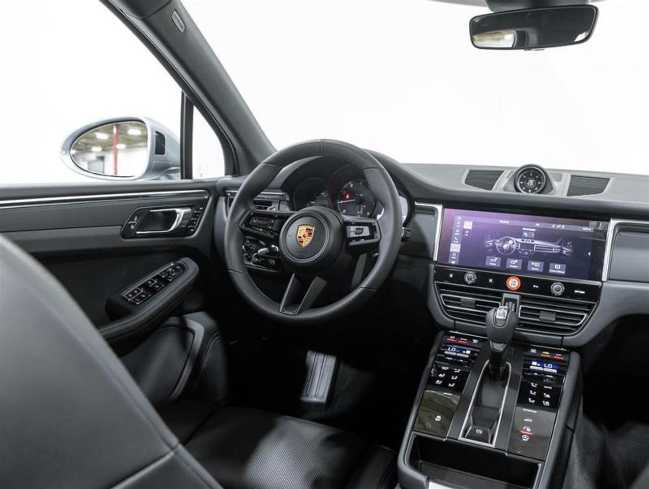 2026 Porsche Macan  Photo