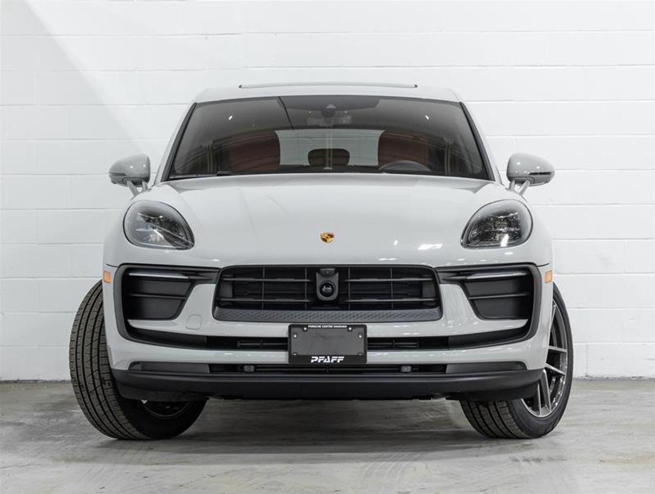 2026 Porsche Macan  Photo