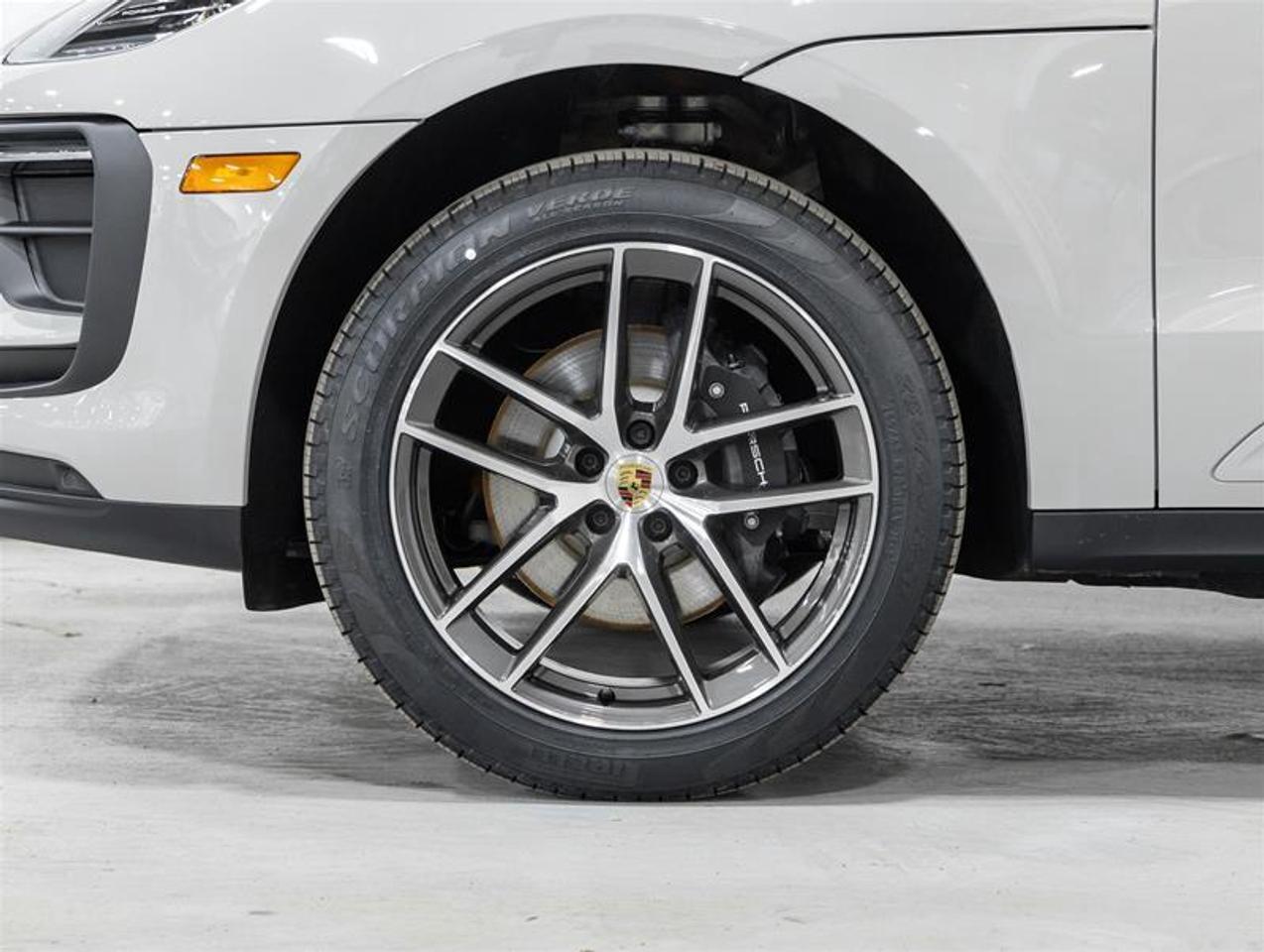 2026 Porsche Macan  Photo