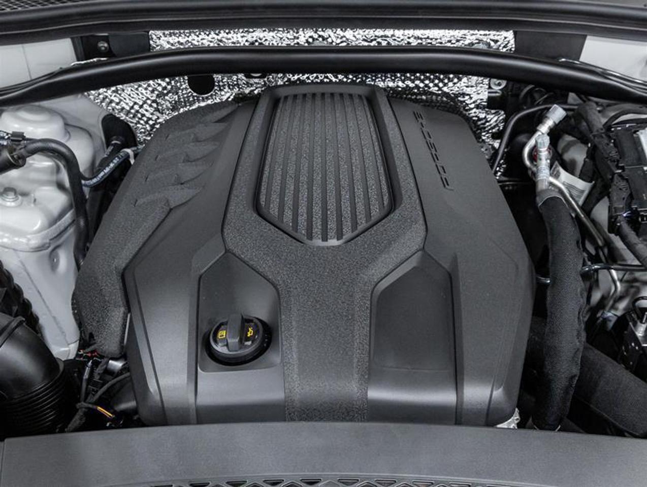 2026 Porsche Macan  Photo2