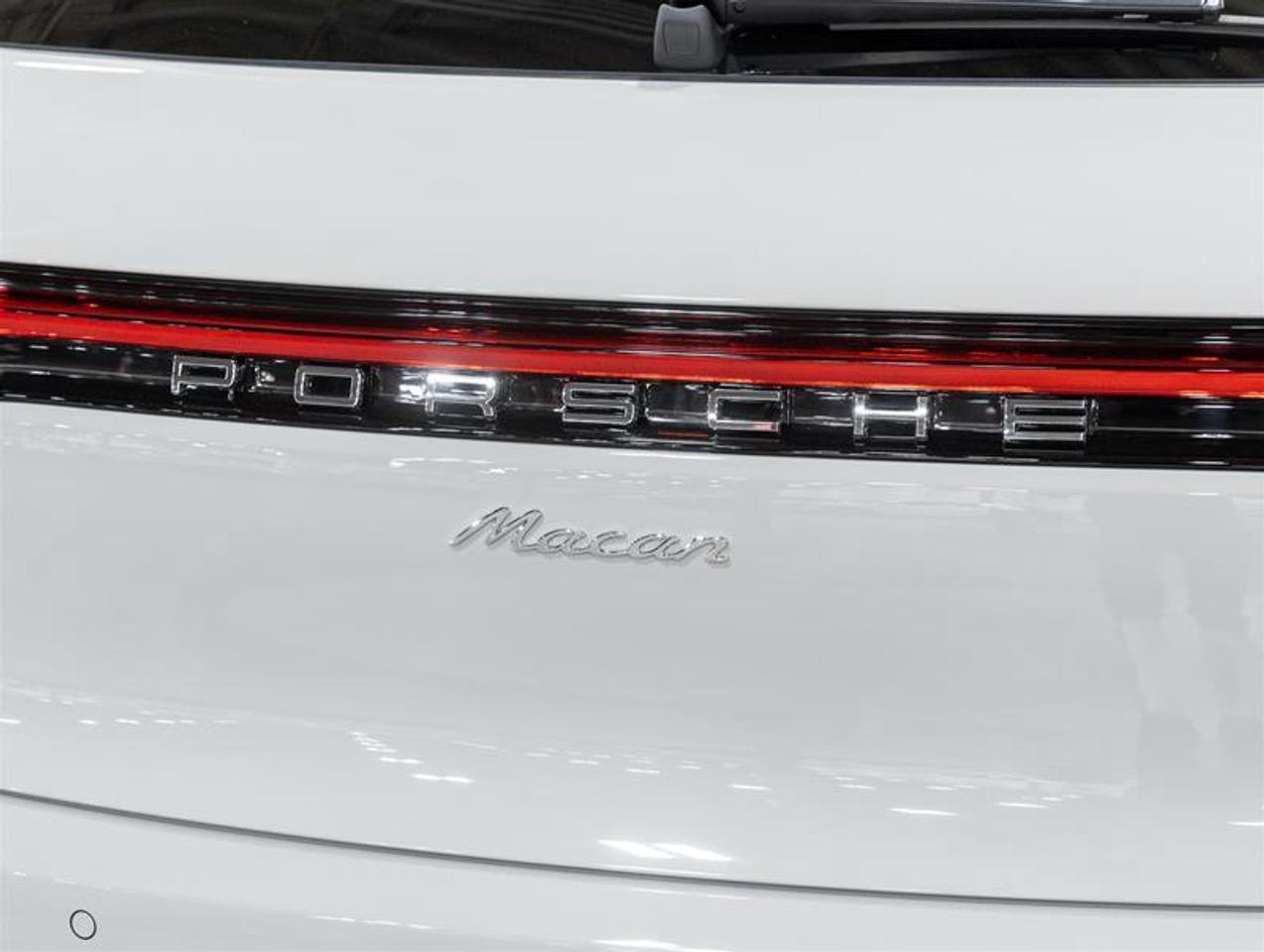 2026 Porsche Macan  Photo