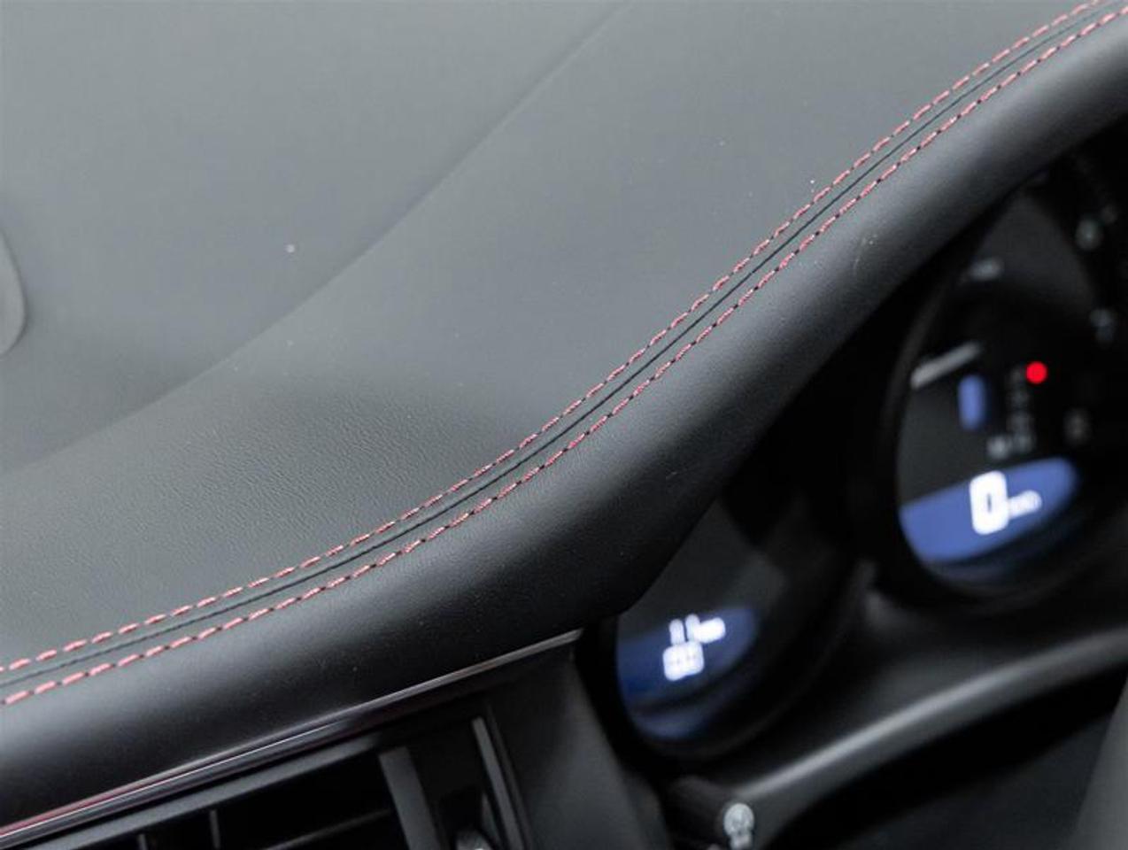 2026 Porsche Macan  Photo