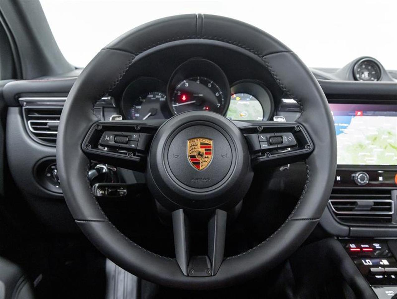 2026 Porsche Macan  Photo