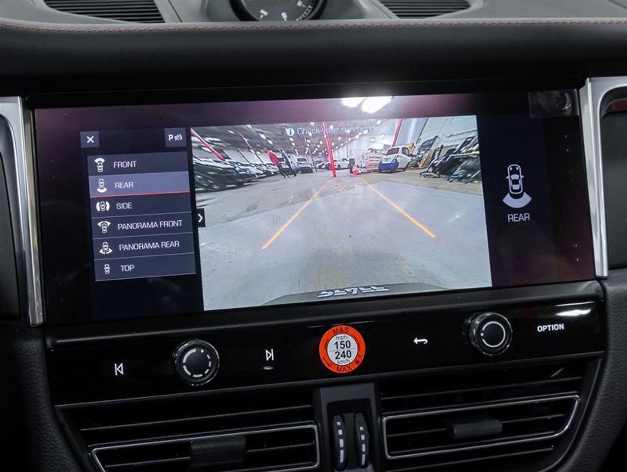 2026 Porsche Macan  Photo