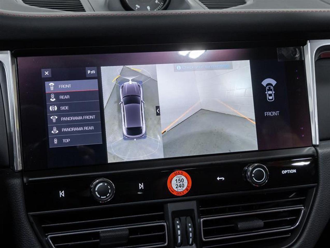 2026 Porsche Macan  Photo