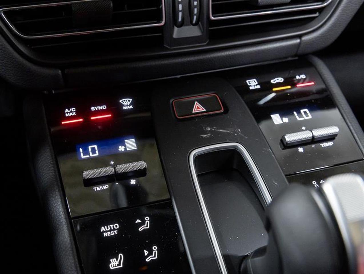 2026 Porsche Macan  Photo