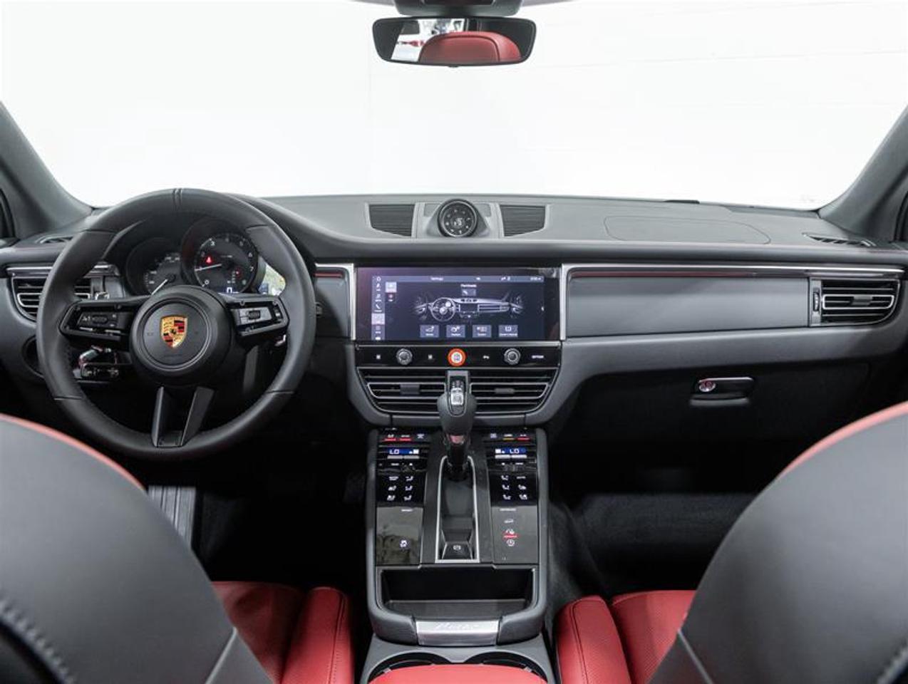 2026 Porsche Macan  Photo