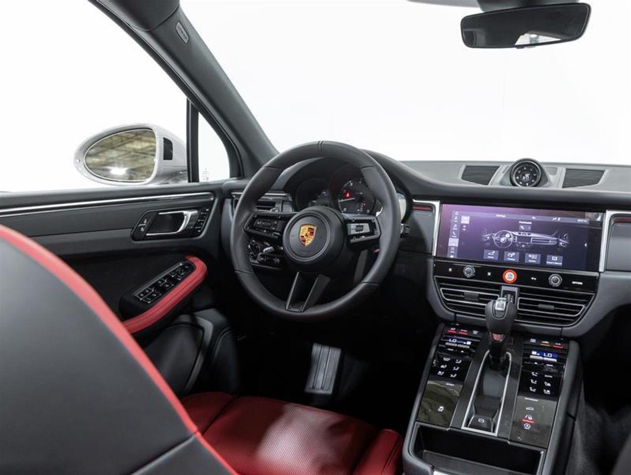 2026 Porsche Macan  Photo