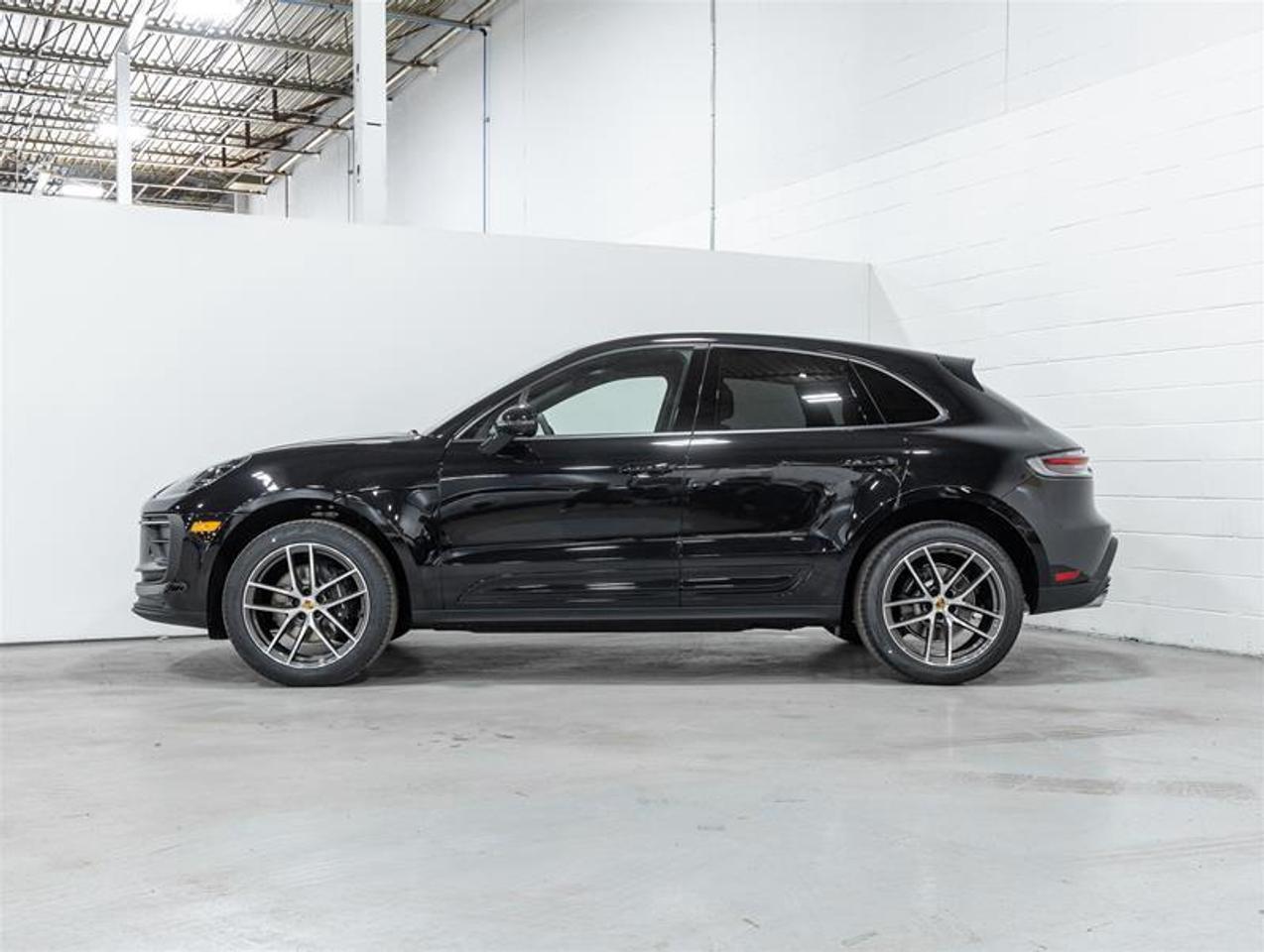 2026 Porsche Macan  Photo3