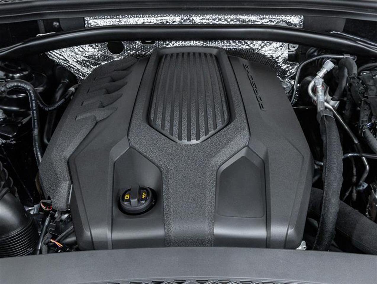 2026 Porsche Macan  Photo2