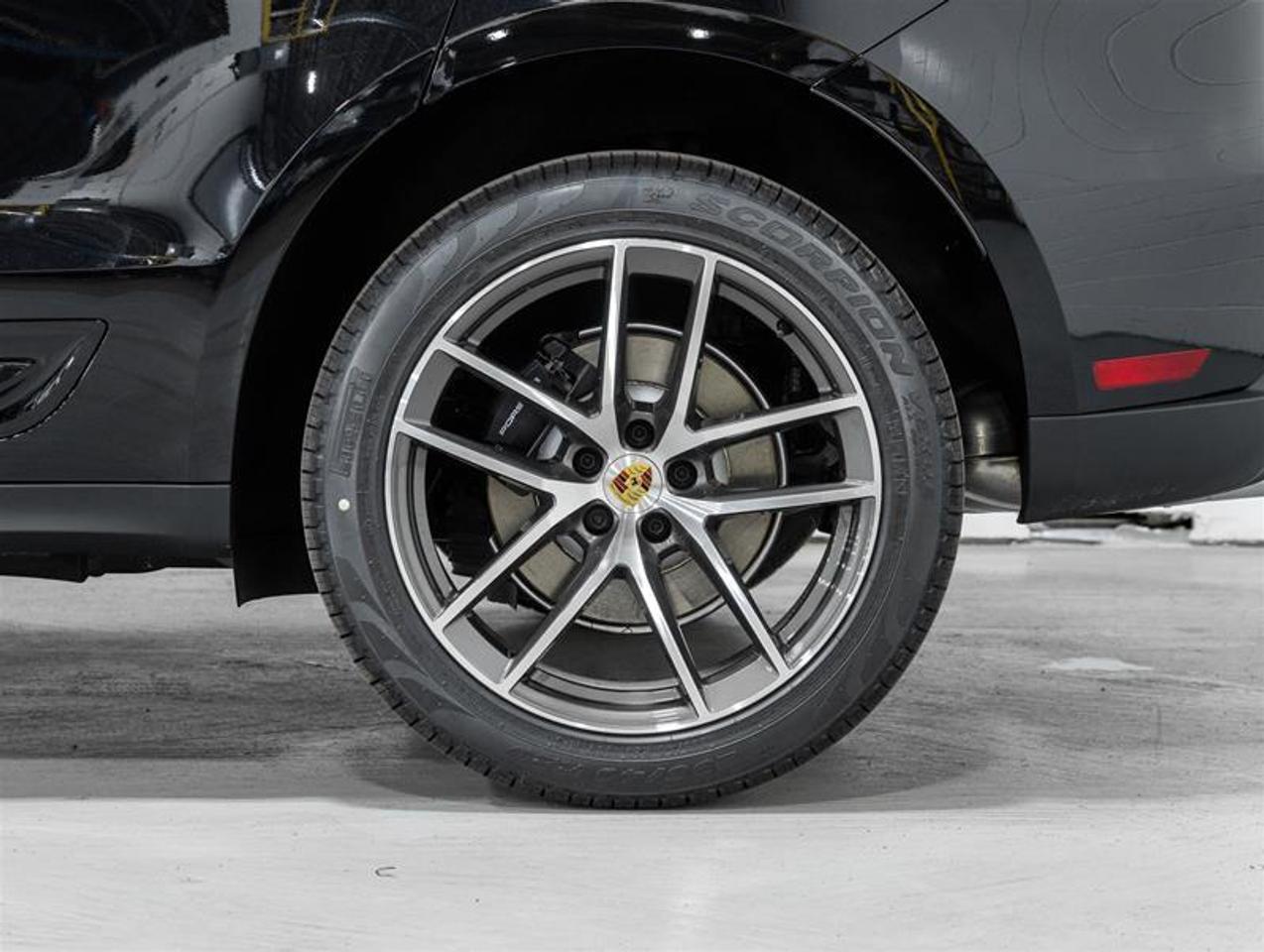 2026 Porsche Macan  Photo