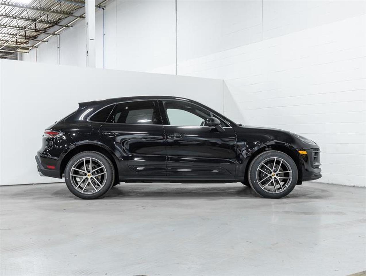 2026 Porsche Macan  Photo