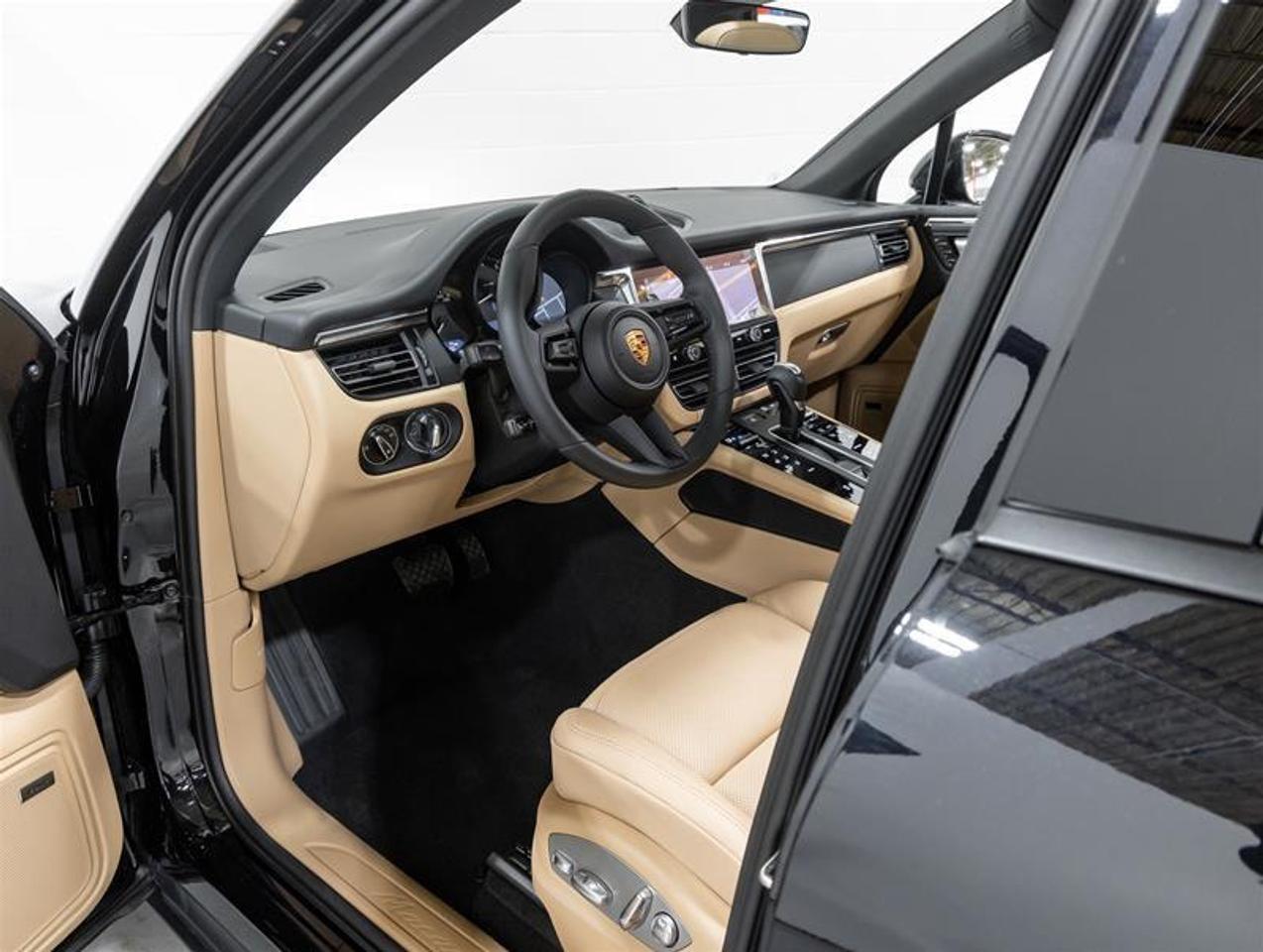 2026 Porsche Macan  Photo