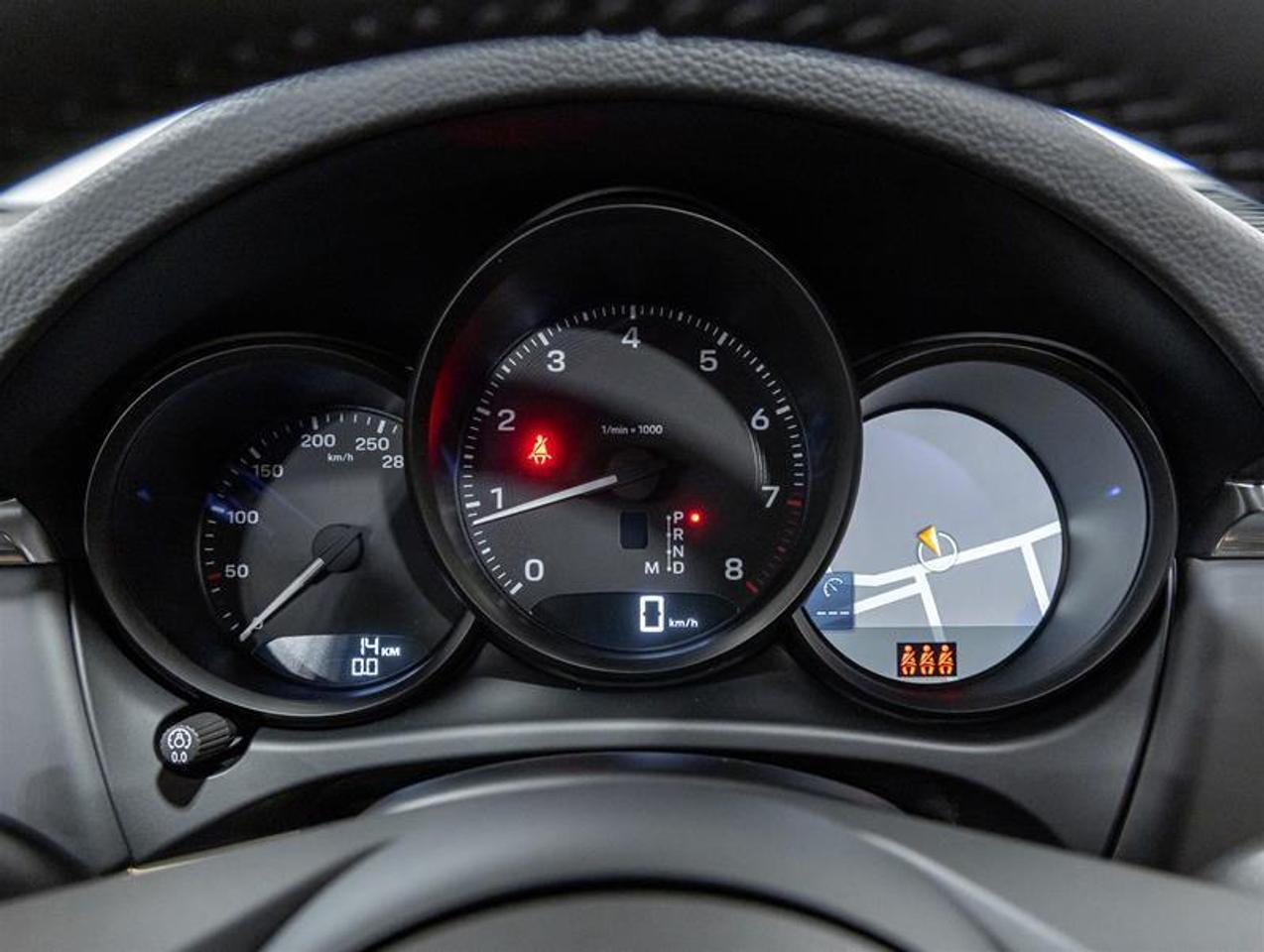 2026 Porsche Macan  Photo