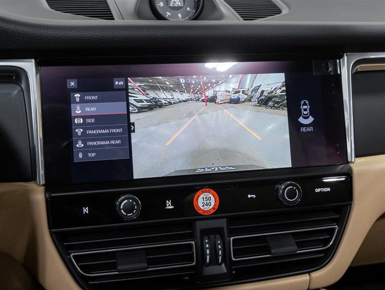 2026 Porsche Macan  Photo