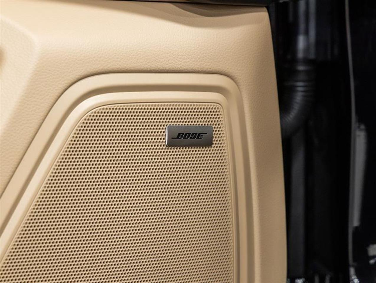 2026 Porsche Macan  Photo