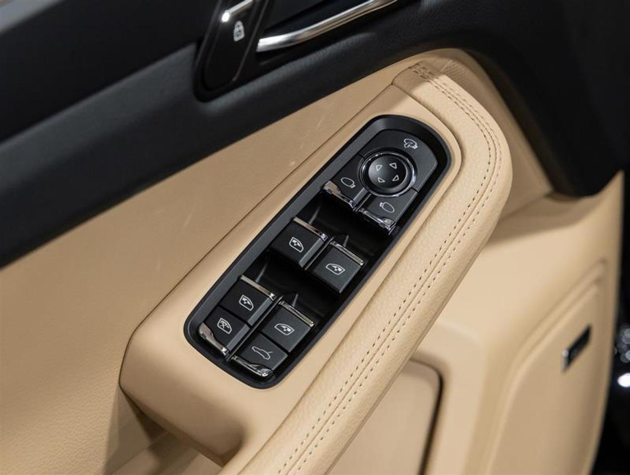 2026 Porsche Macan  Photo