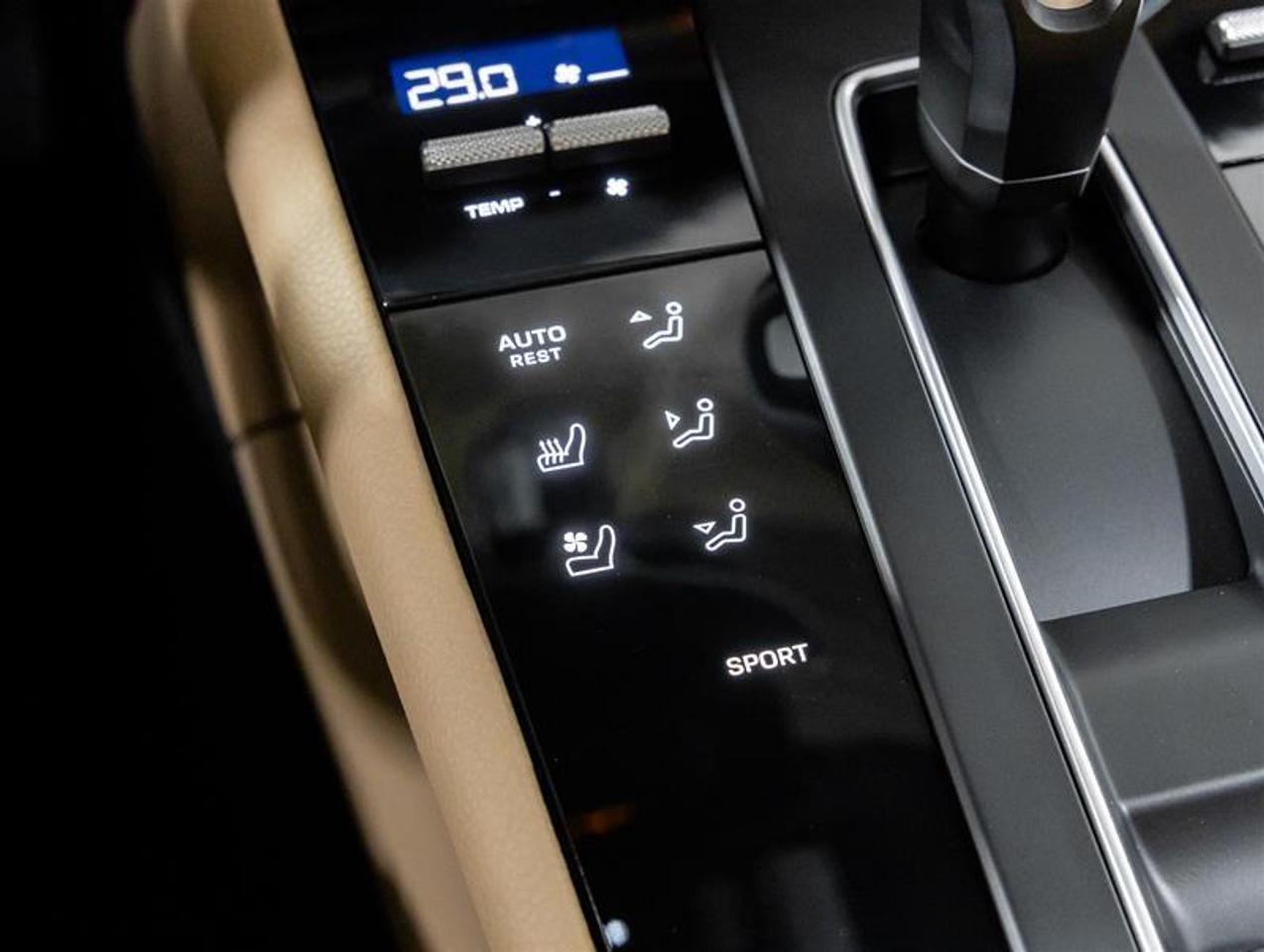 2026 Porsche Macan  Photo