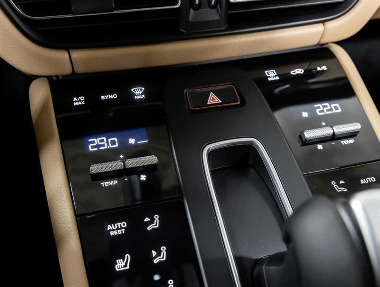 2026 Porsche Macan  Photo