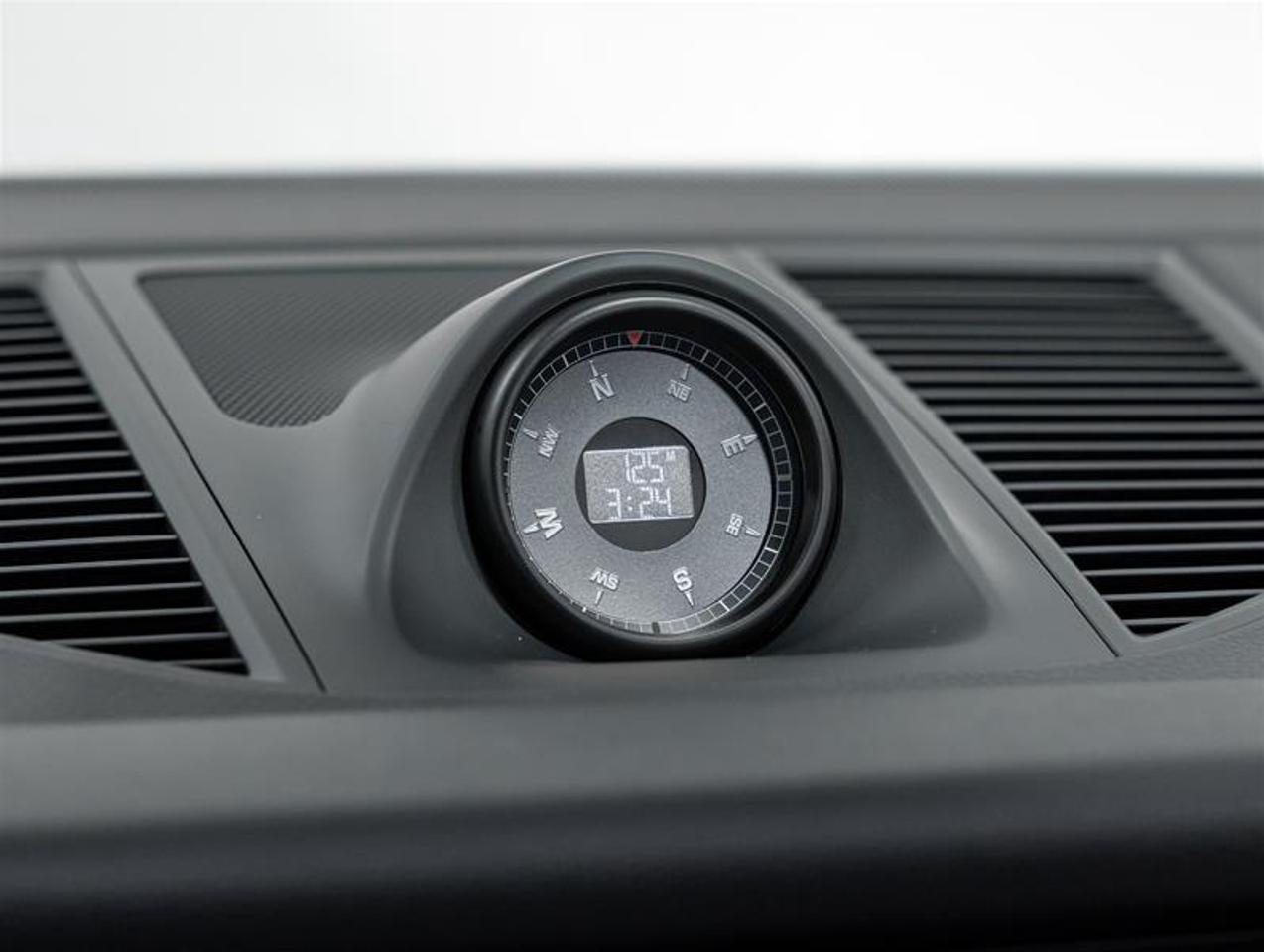 2026 Porsche Macan  Photo