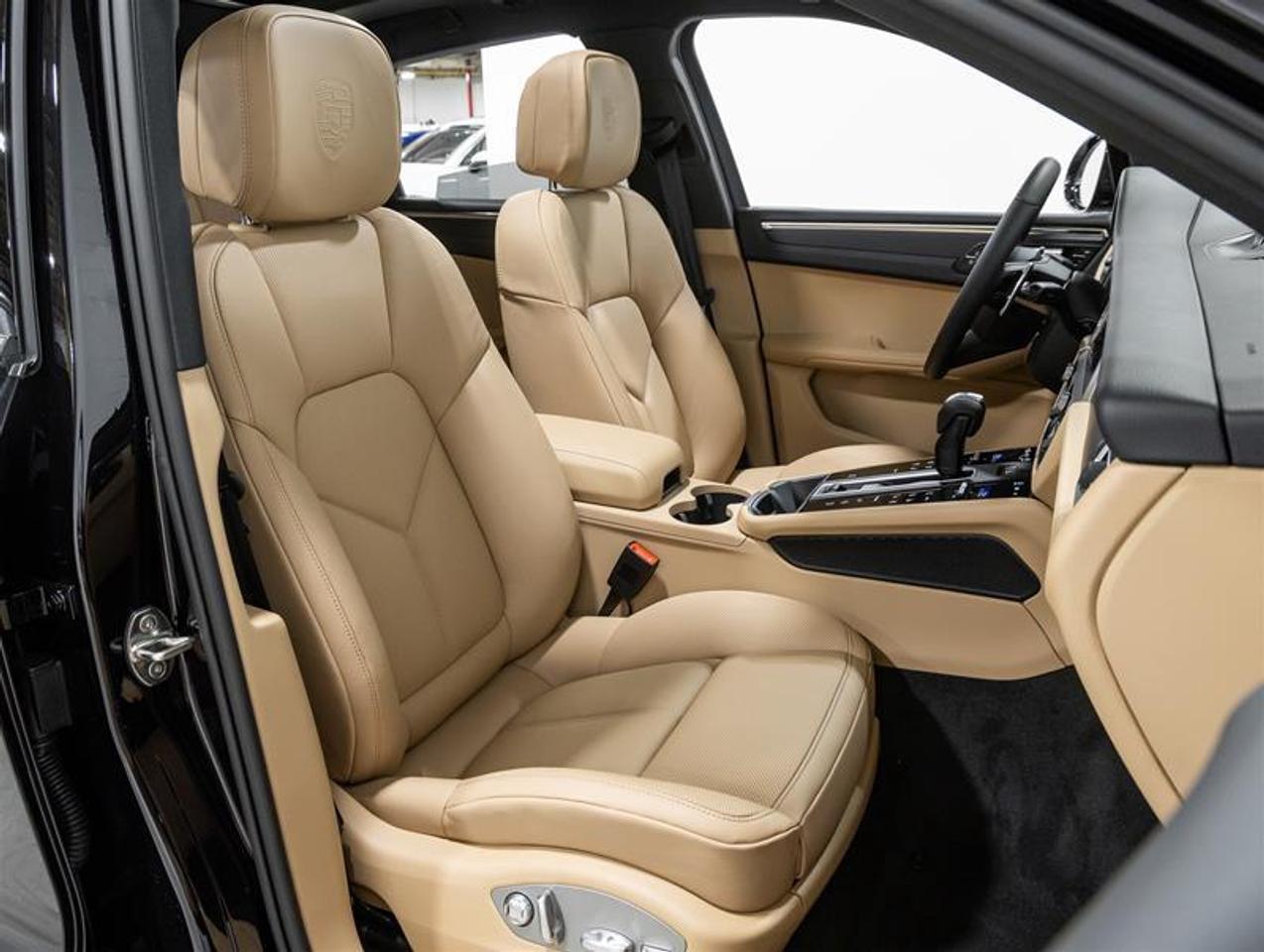 2026 Porsche Macan  Photo