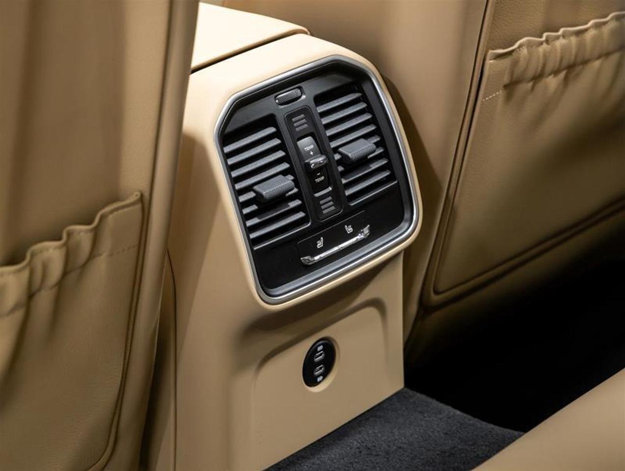 2026 Porsche Macan  Photo