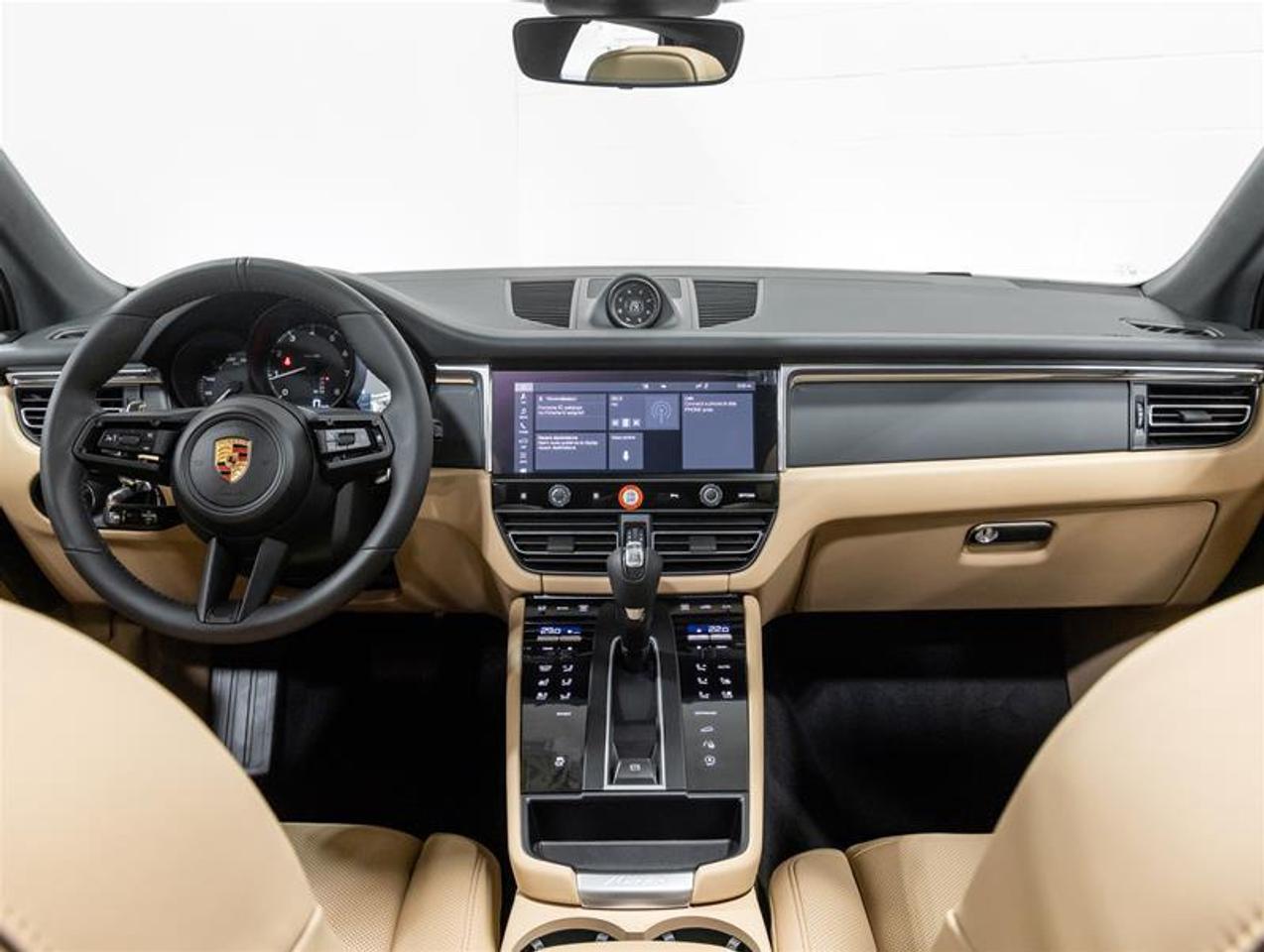 2026 Porsche Macan  Photo