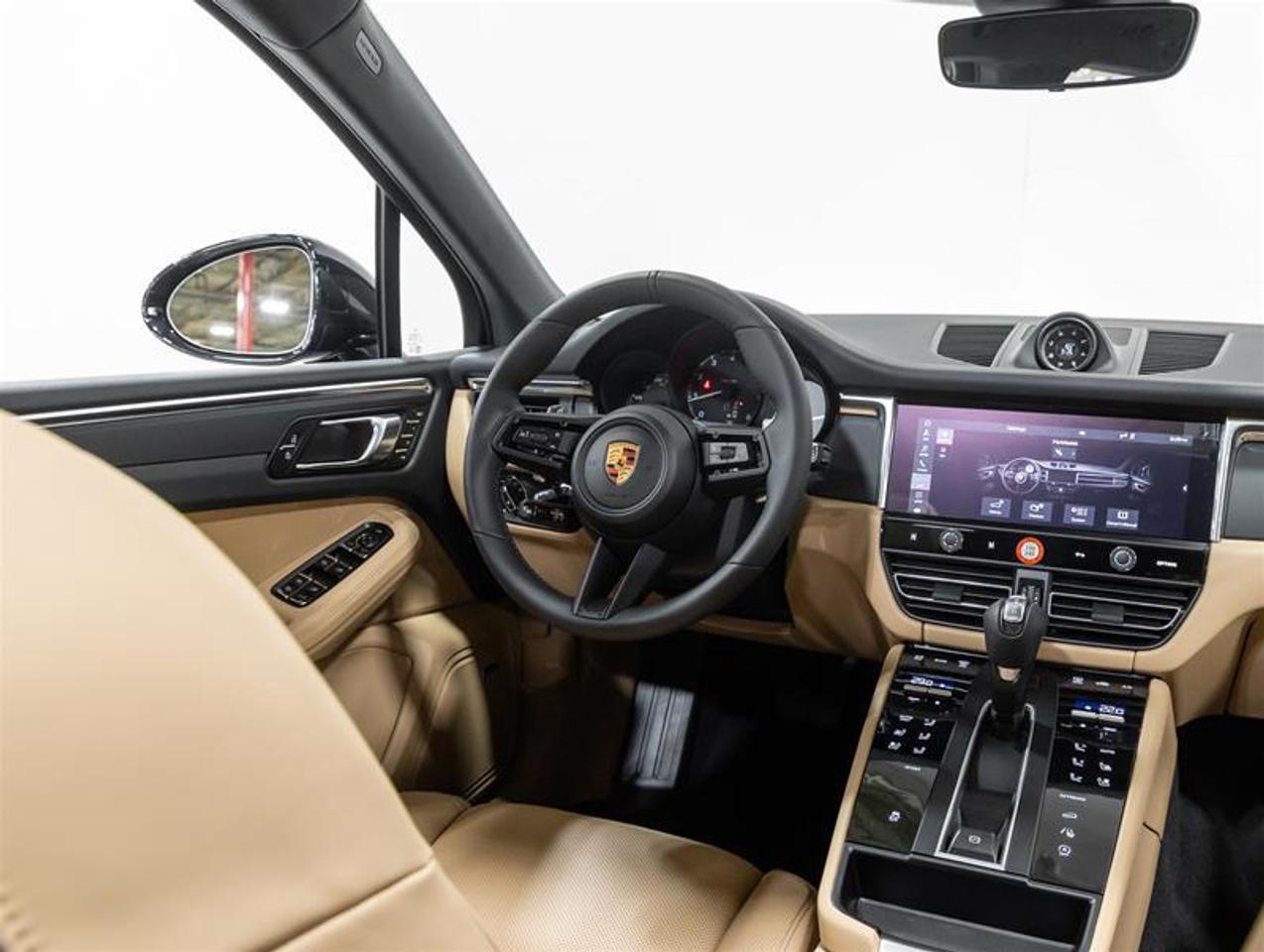 2026 Porsche Macan  Photo