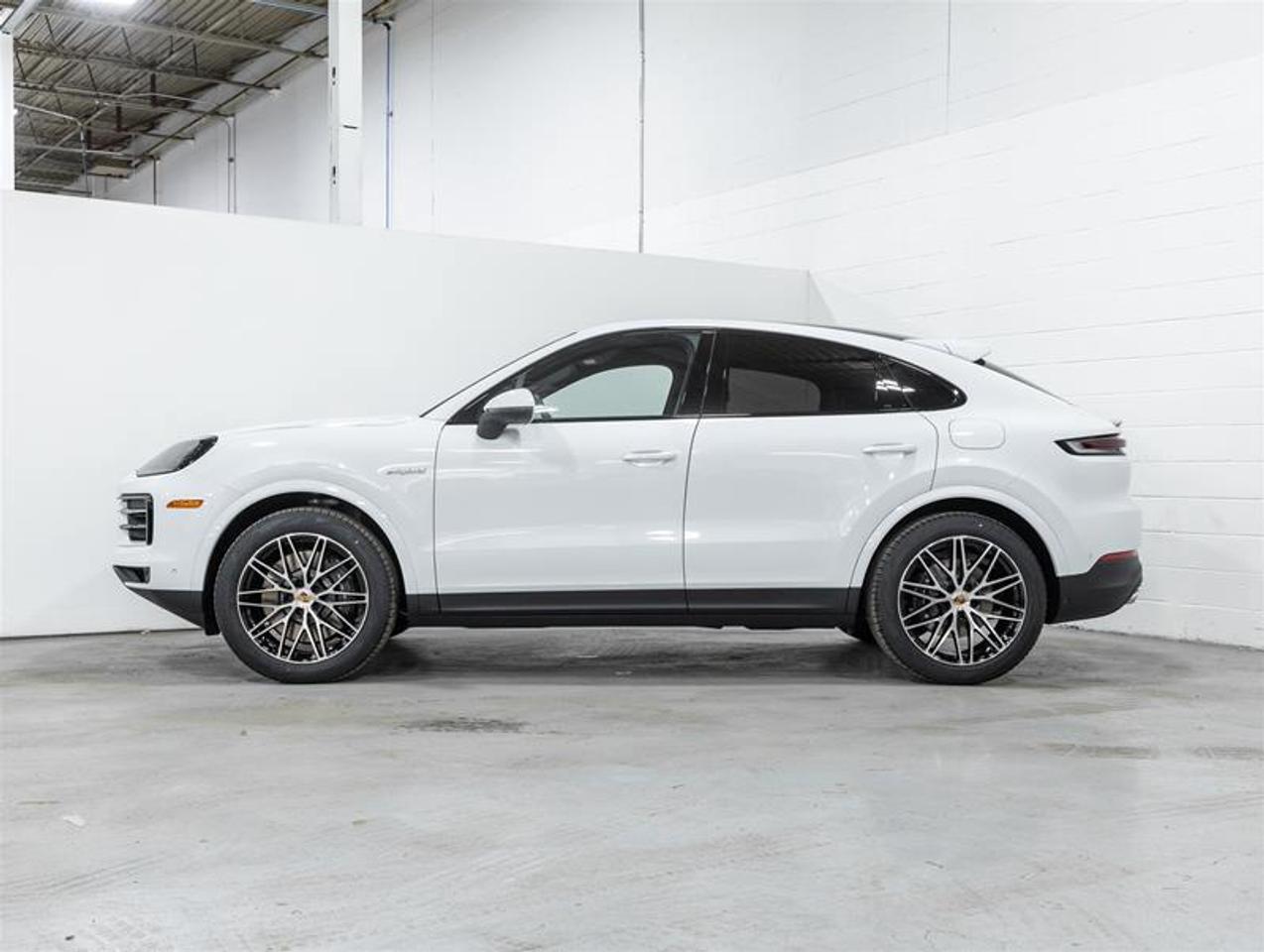 2026 Porsche Cayenne  Photo3