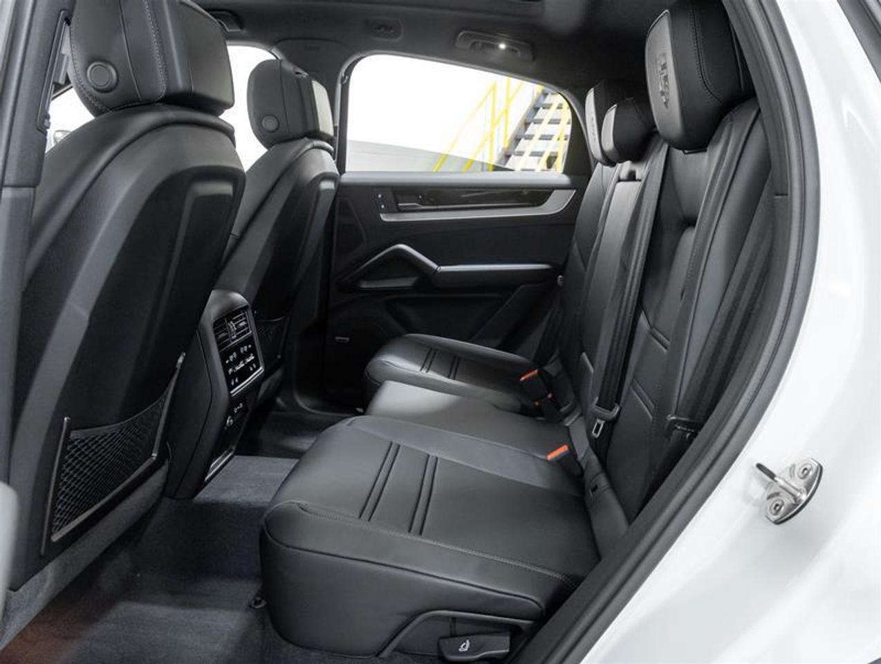 2026 Porsche Cayenne  Photo