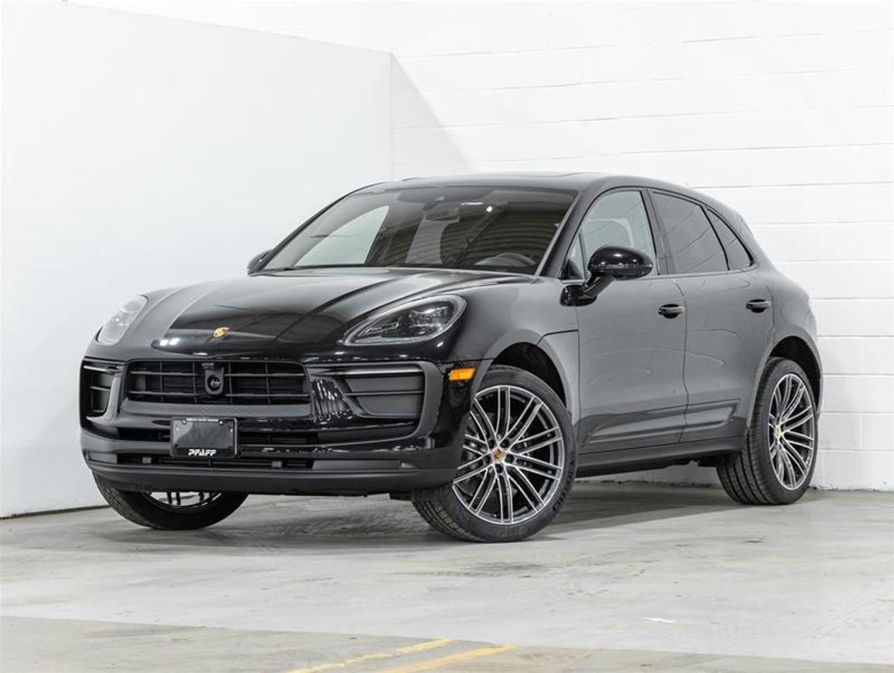 2026 Porsche Macan  Photo0