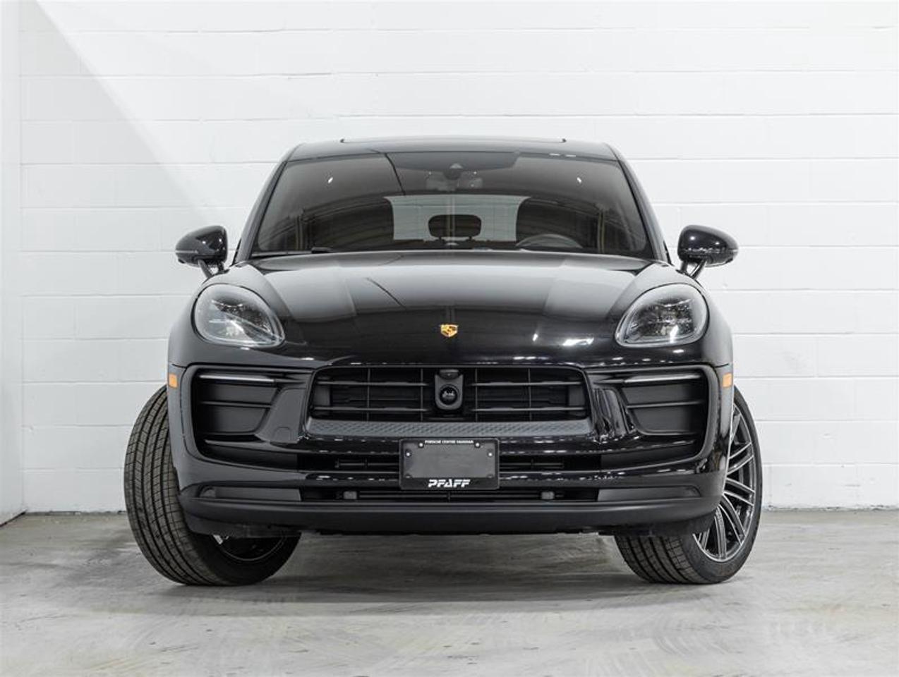 2026 Porsche Macan  Photo