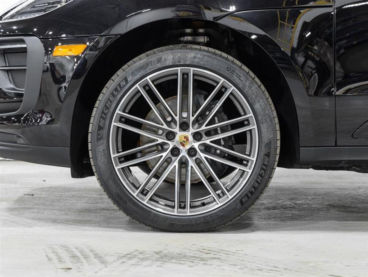 2026 Porsche Macan  Photo4