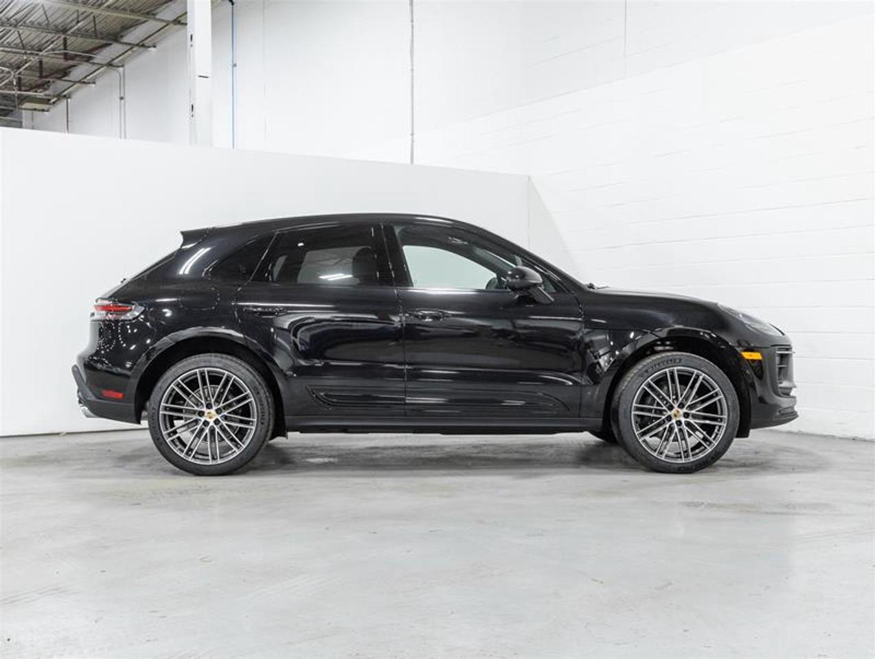 2026 Porsche Macan  Photo