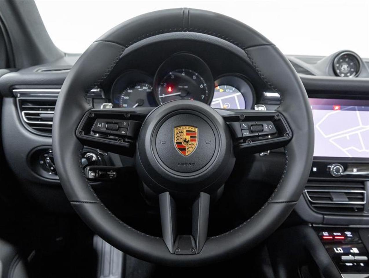 2026 Porsche Macan  Photo